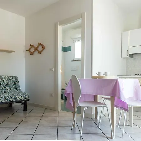 Ola アパートホテル 3*